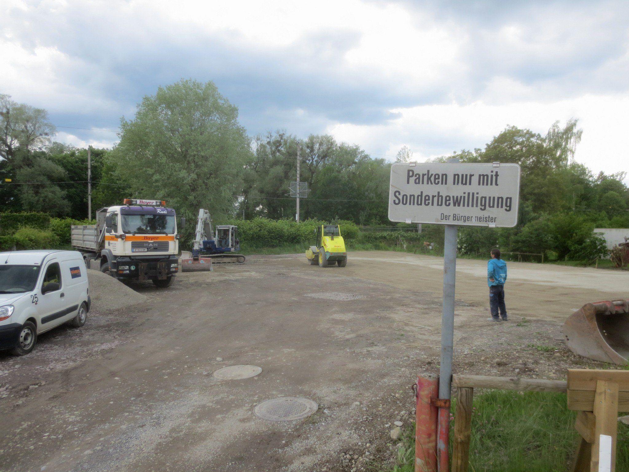 Erneuerung des Parkplatzareals rund um das Hebewerk (Pumpstation) vor der Unterführung zum Schwarzbad.