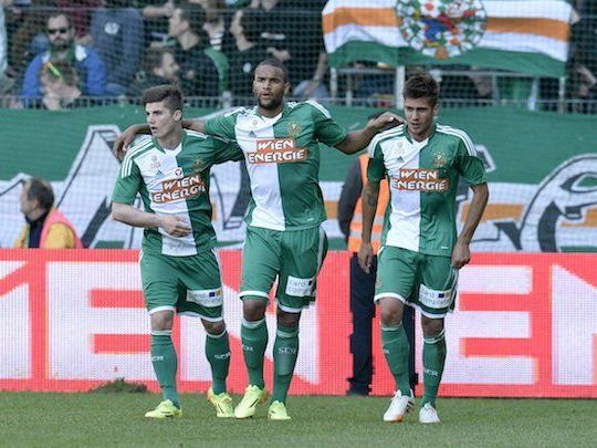 Die Rapid-Spieler Marcel Sabitzer (l.), Terrence Boyd (m.) und Michael Schimplelsberger jubeln über das Tor zum 1:0 Die Rapid-Spieler Marcel Sabitzer (l.), Terrence Boyd (m.) und Michael Schimplelsberger jubeln über das Tor zum 1:0