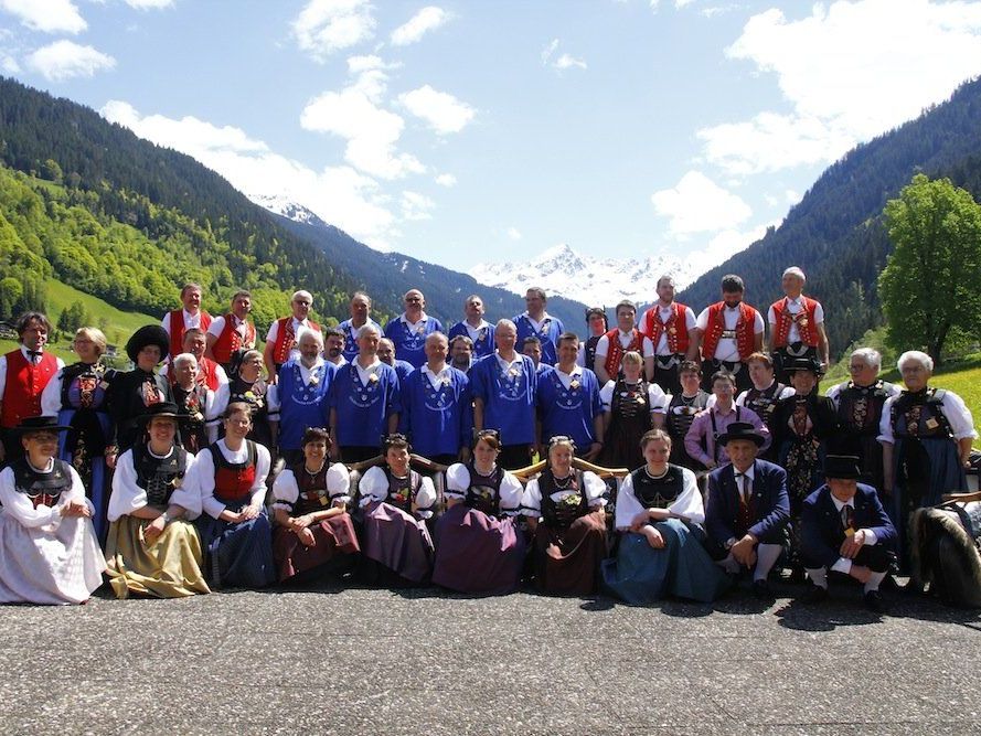 Wunderschön war nicht nur das Wetter sondern auch der Anblick der verschiedenen Trachtenträgerinnen und Trachtenträger aus dem In- und Ausland. Wunderschön war nicht nur das Wetter sondern auch der Anblick der verschiedenen Trachtenträgerinnen und Trachtenträger aus dem In- und Ausland.