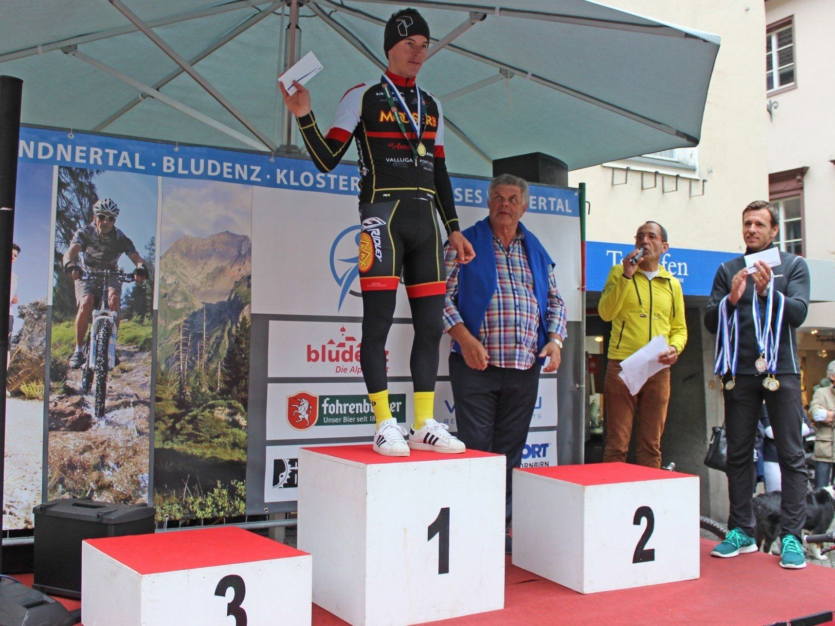 Der Silbertaler Tobias Jenny hat die erste Etappe der Bludenz-Tour für sich entschieden. Der Silbertaler Tobias Jenny hat die erste Etappe der Bludenz-Tour für sich entschieden.