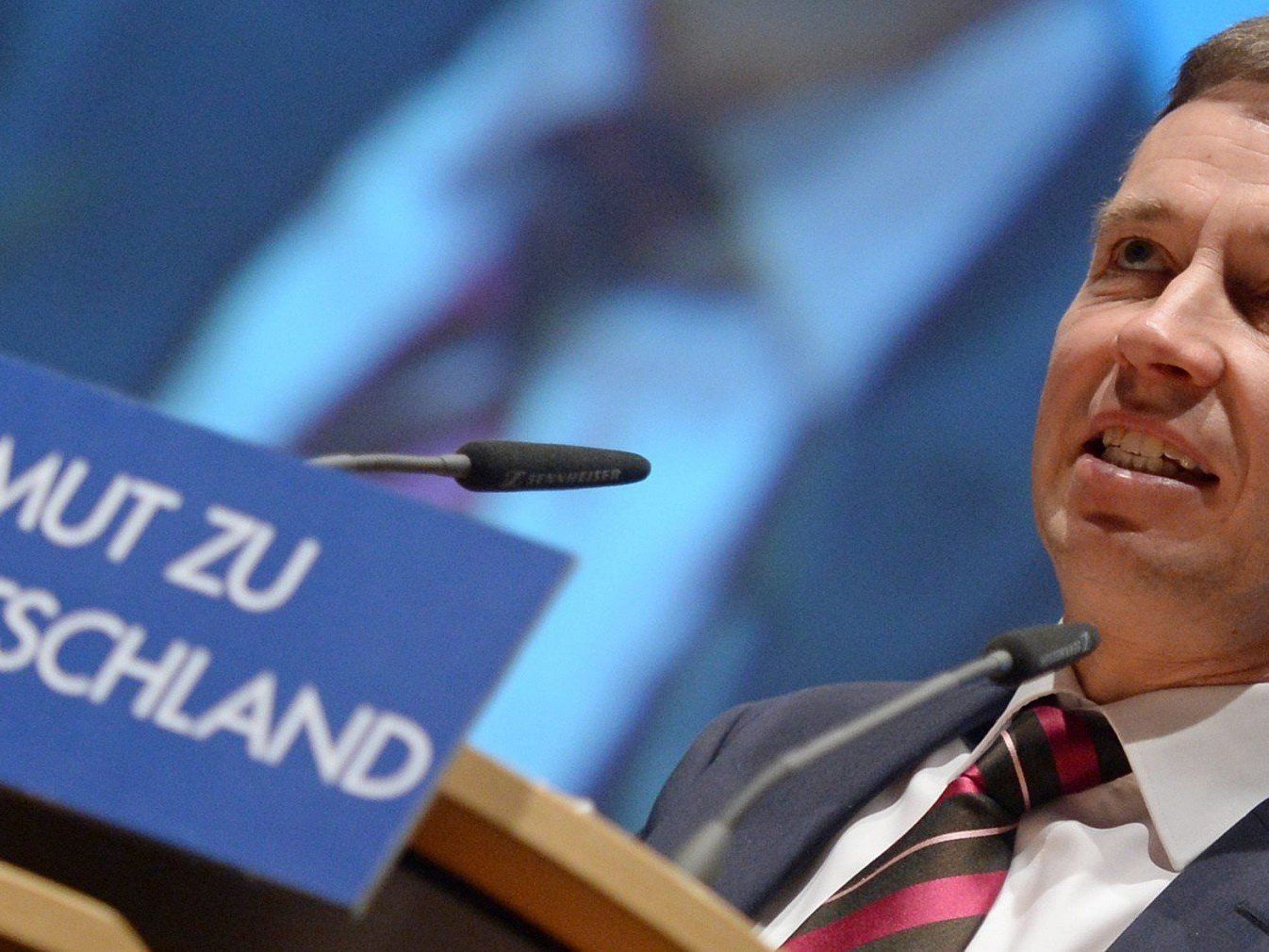 ARD: CDU/CSU bei 36 Prozent, Sozialdemokraten bei 27,5 Prozent - AfD aus dem Stand bei 6,5 Prozent. ARD: CDU/CSU bei 36 Prozent, Sozialdemokraten bei 27,5 Prozent - AfD aus dem Stand bei 6,5 Prozent.