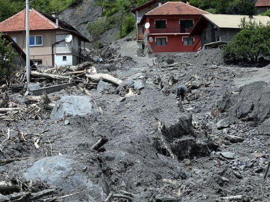 Der Hochwasserschaden wird mit Hilfe der EU bis zum 18. Juni bewertet. Der Hochwasserschaden wird mit Hilfe der EU bis zum 18. Juni bewertet.