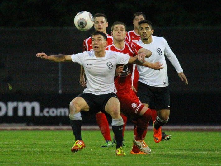 Bregenz mit Julian Mair muss das Ländlederby in Höchst gewinnen um die Chance zu wahren. Bregenz mit Julian Mair muss das Ländlederby in Höchst gewinnen um die Chance zu wahren.