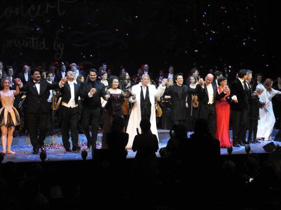 Das Konzert fand wieder im Wiener Burgtheater statt. Das Konzert fand wieder im Wiener Burgtheater statt.