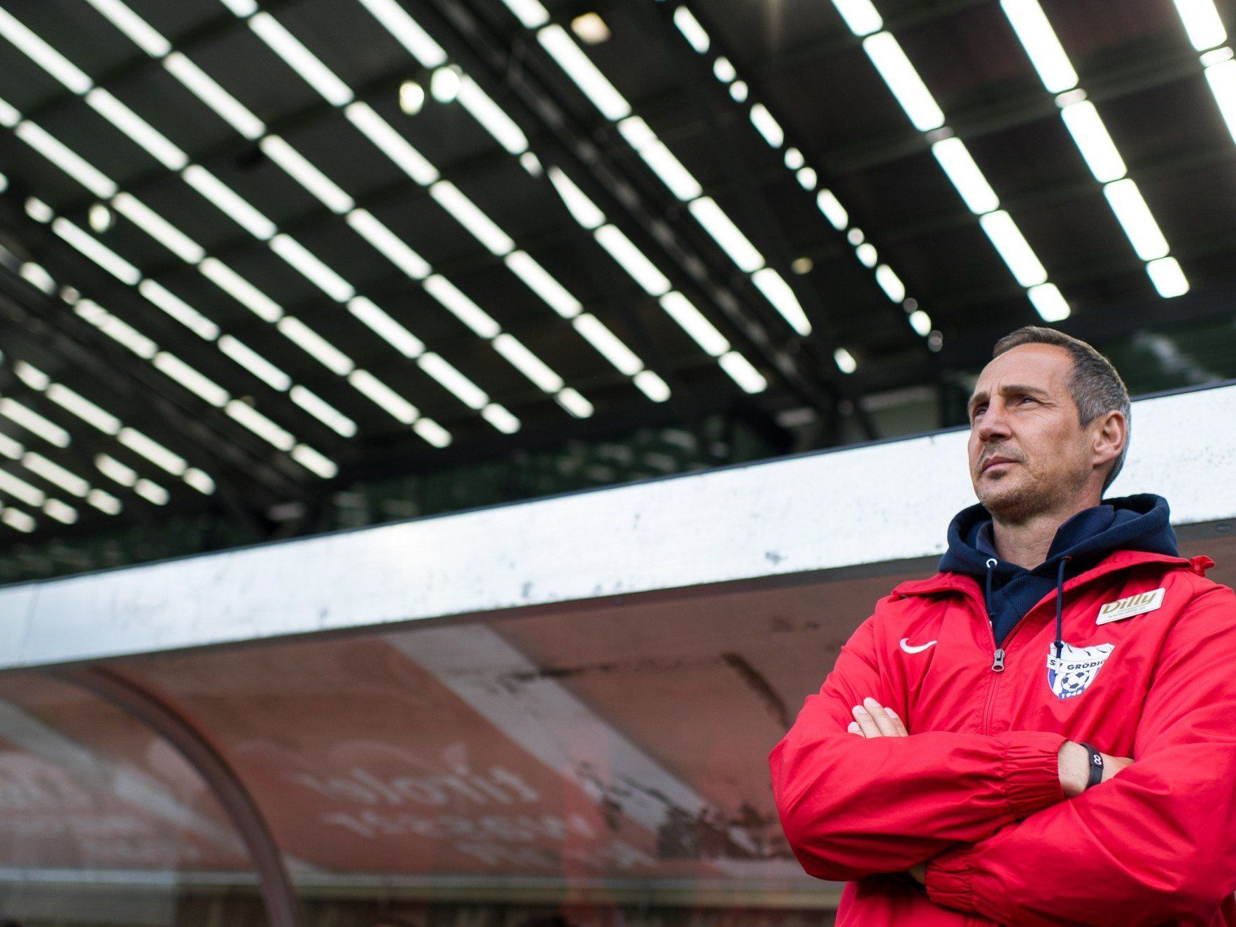 Adi Hütter hat einen Zweijahresvertrag bei den Bullen. Adi Hütter hat einen Zweijahresvertrag bei den Bullen.