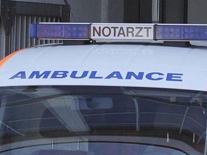 Der 17-Jähriger sei außer Lebensgefahr. Der 17-Jähriger sei außer Lebensgefahr.