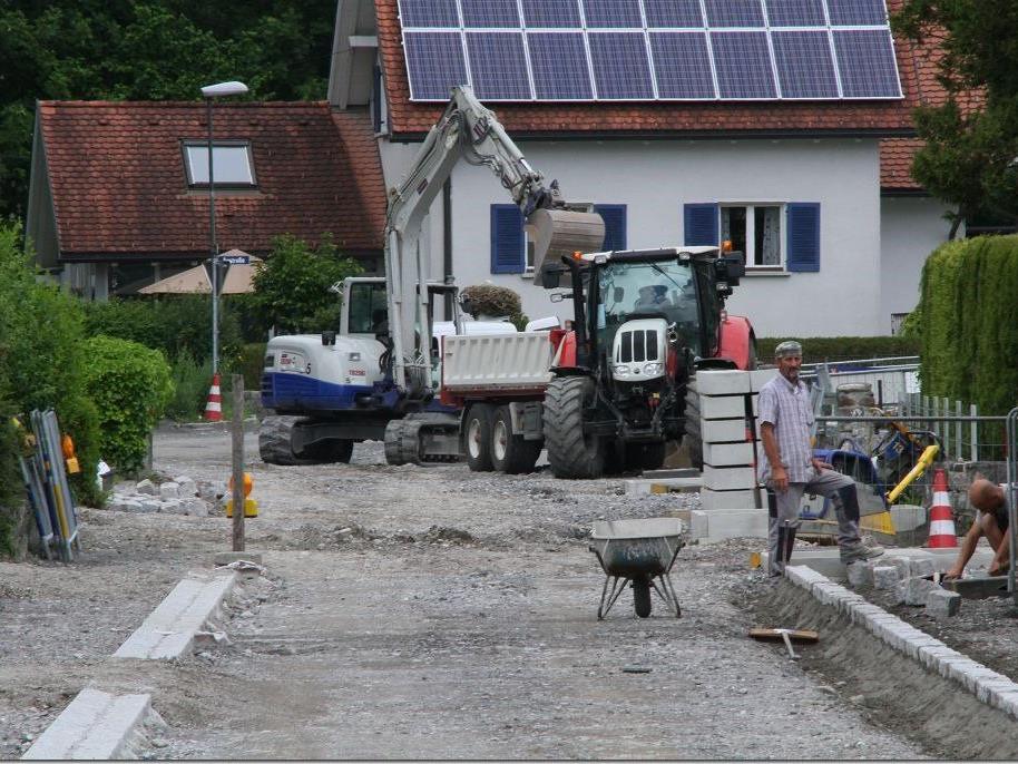 Die Bauarbeiten an der Montfortstraße sind voll im Gang und befinden sich in der Endphase.