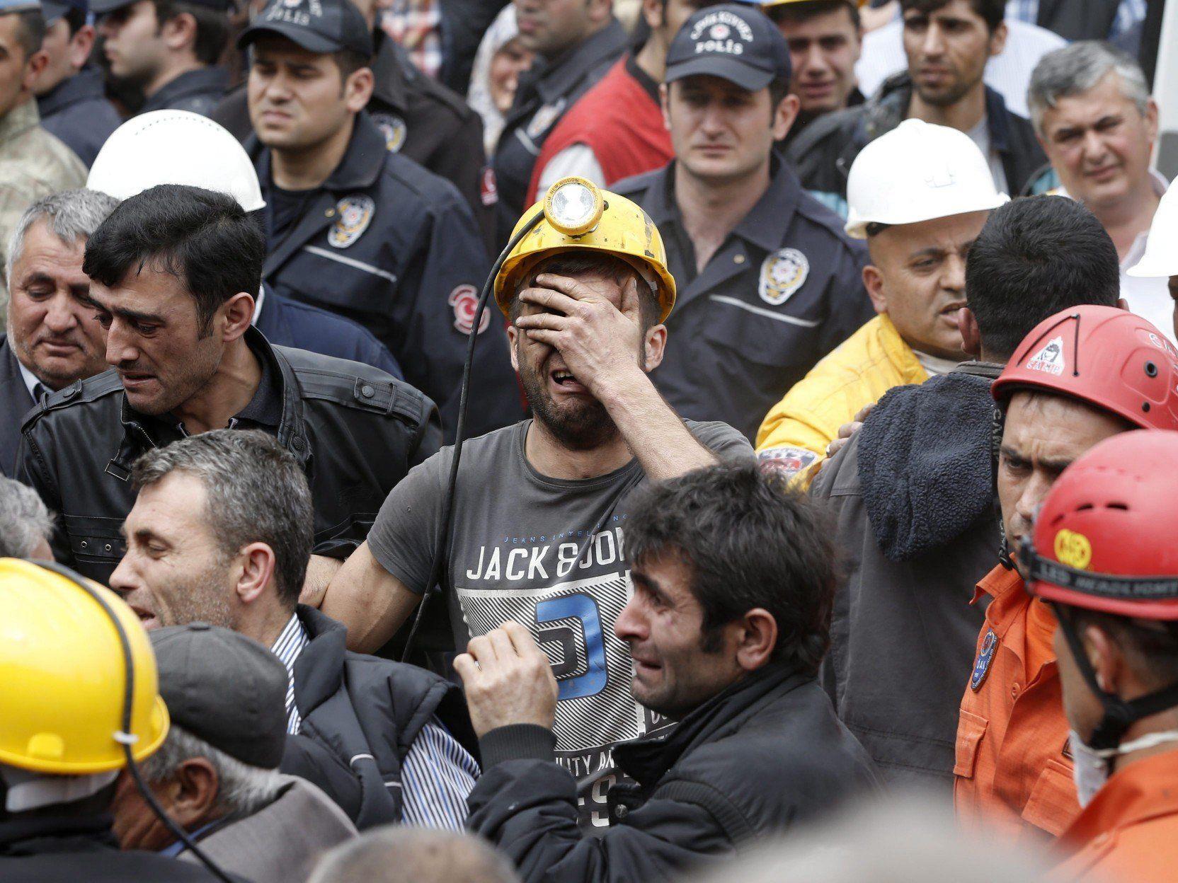Beim verheerendsten Grubenunglück in der Geschichte der Türkei sind mehr als 200 Menschen gestorben.