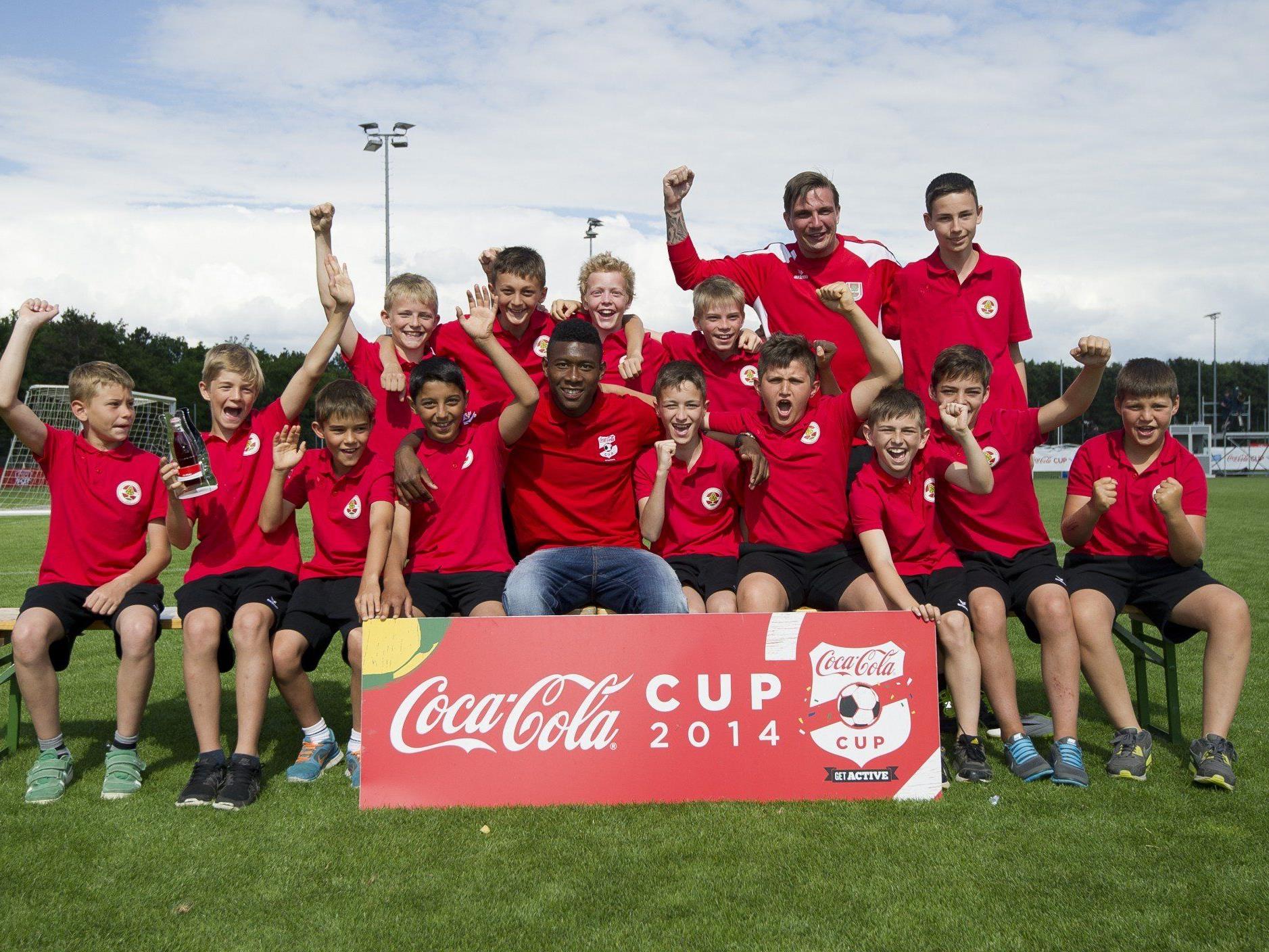 Absoluter Höhepunkt - die U12 Rothosen trafen beim Coca Cola Cup 2014 Superstar David Alaba.