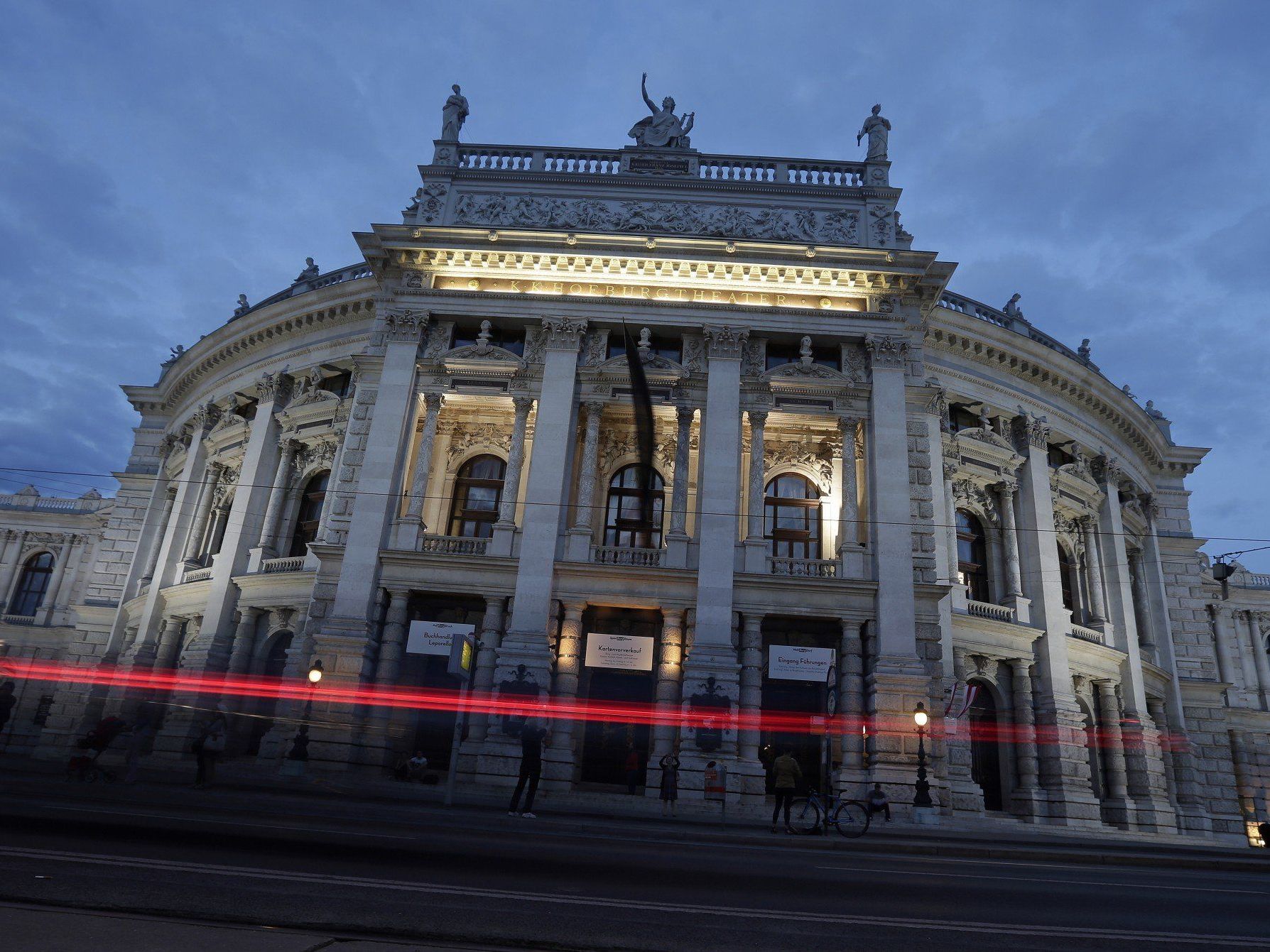 Burgtheater - Budget für 2014/15 beschlossen, "Zukunft gesichert" Burgtheater - Budget für 2014/15 beschlossen, "Zukunft gesichert"