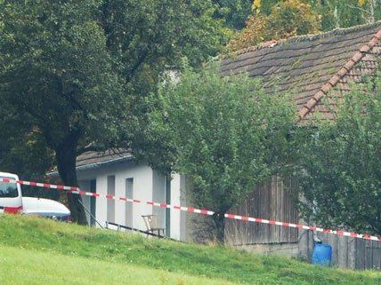 Neun Monate nach dem Amoklauf in Annaberg (NÖ) wurden die legalen Kennzeichen des Täters gefunden. Neun Monate nach dem Amoklauf in Annaberg (NÖ) wurden die legalen Kennzeichen des Täters gefunden.