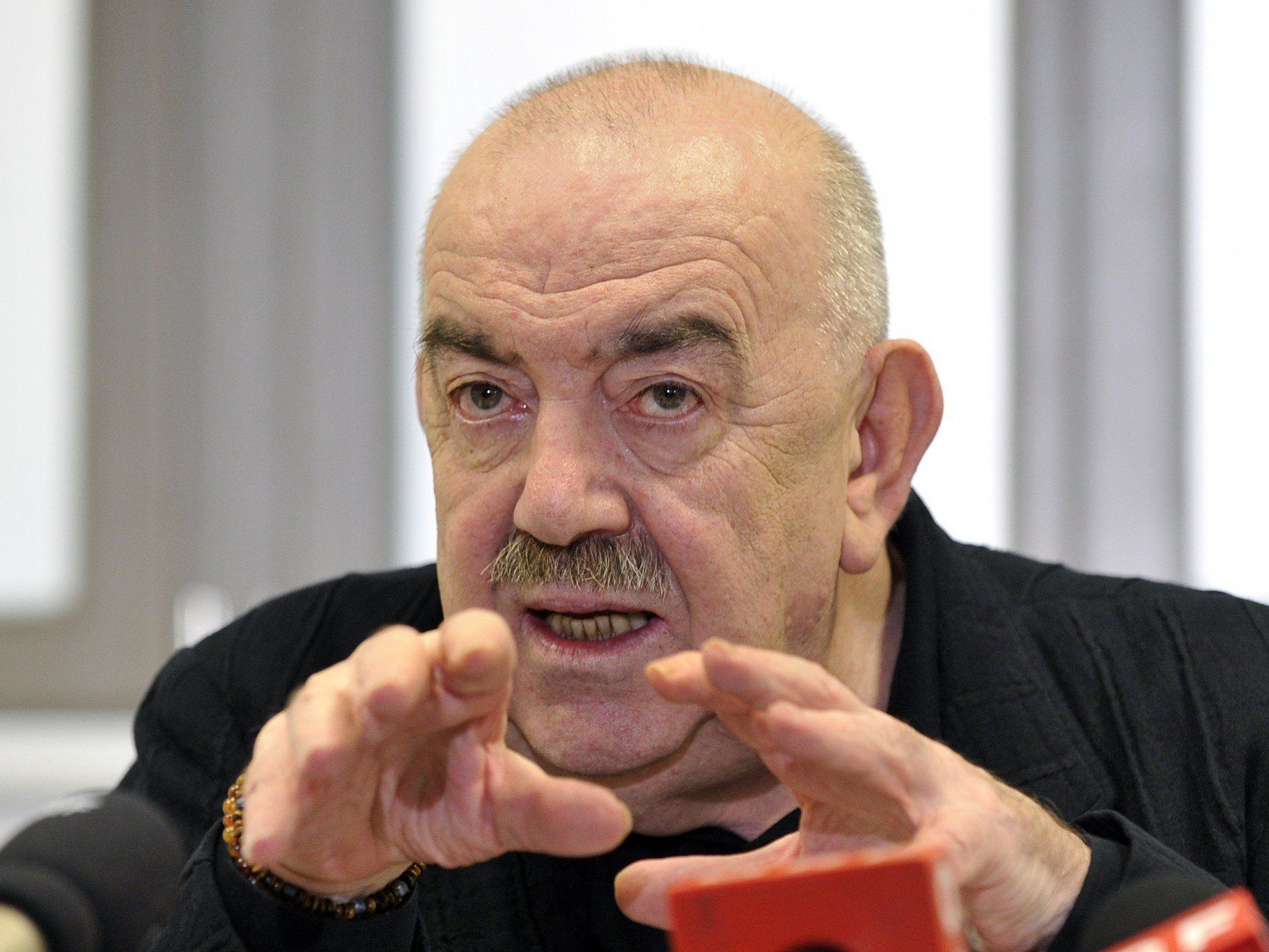 Burgtheater - Gutachten soll auch Holding-Chef Springer belasten Burgtheater - Gutachten soll auch Holding-Chef Springer belasten