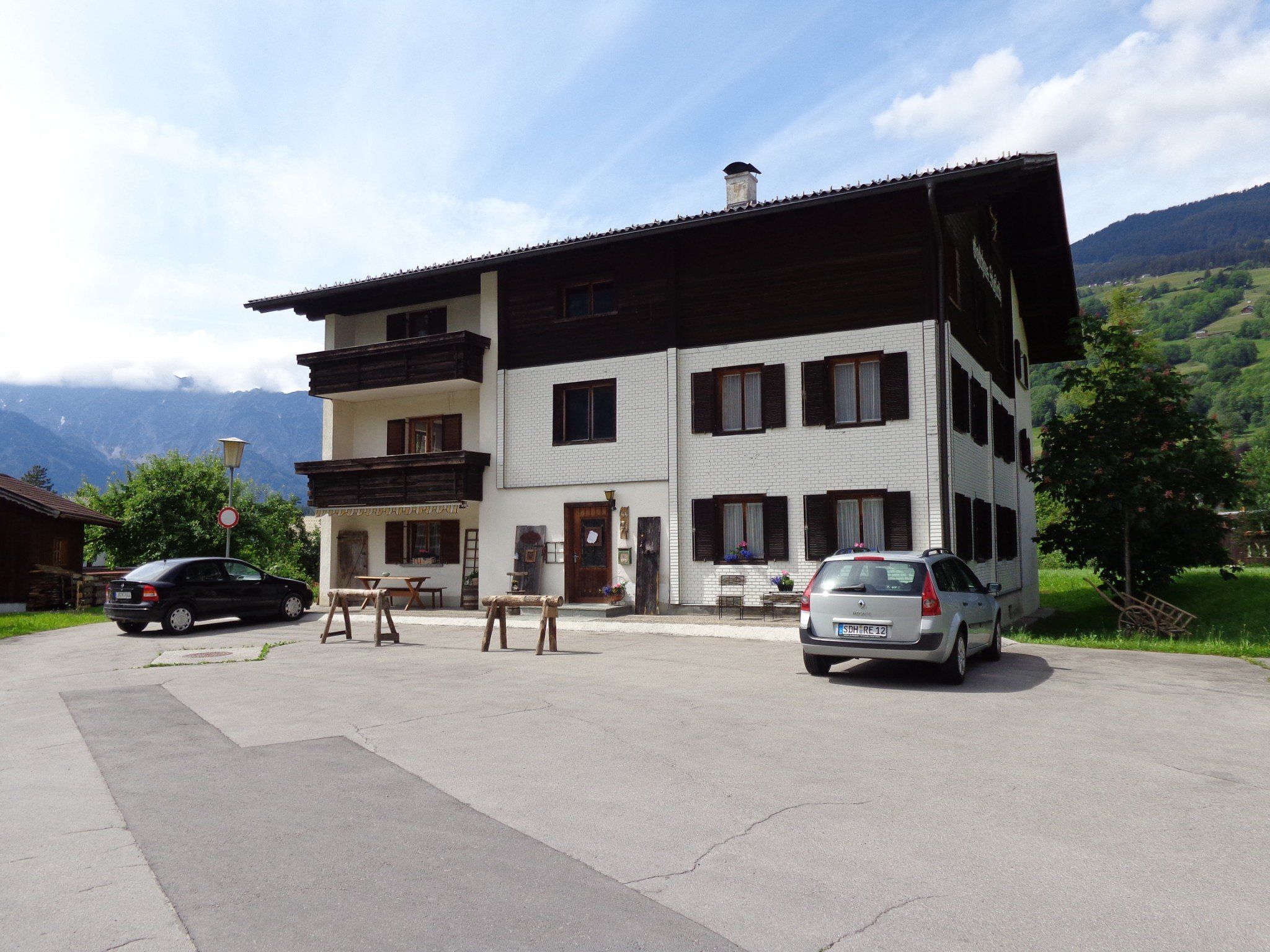 Das neue "Lädile" befindet sich im Gästehaus Stofleth. Das neue "Lädile" befindet sich im Gästehaus Stofleth.
