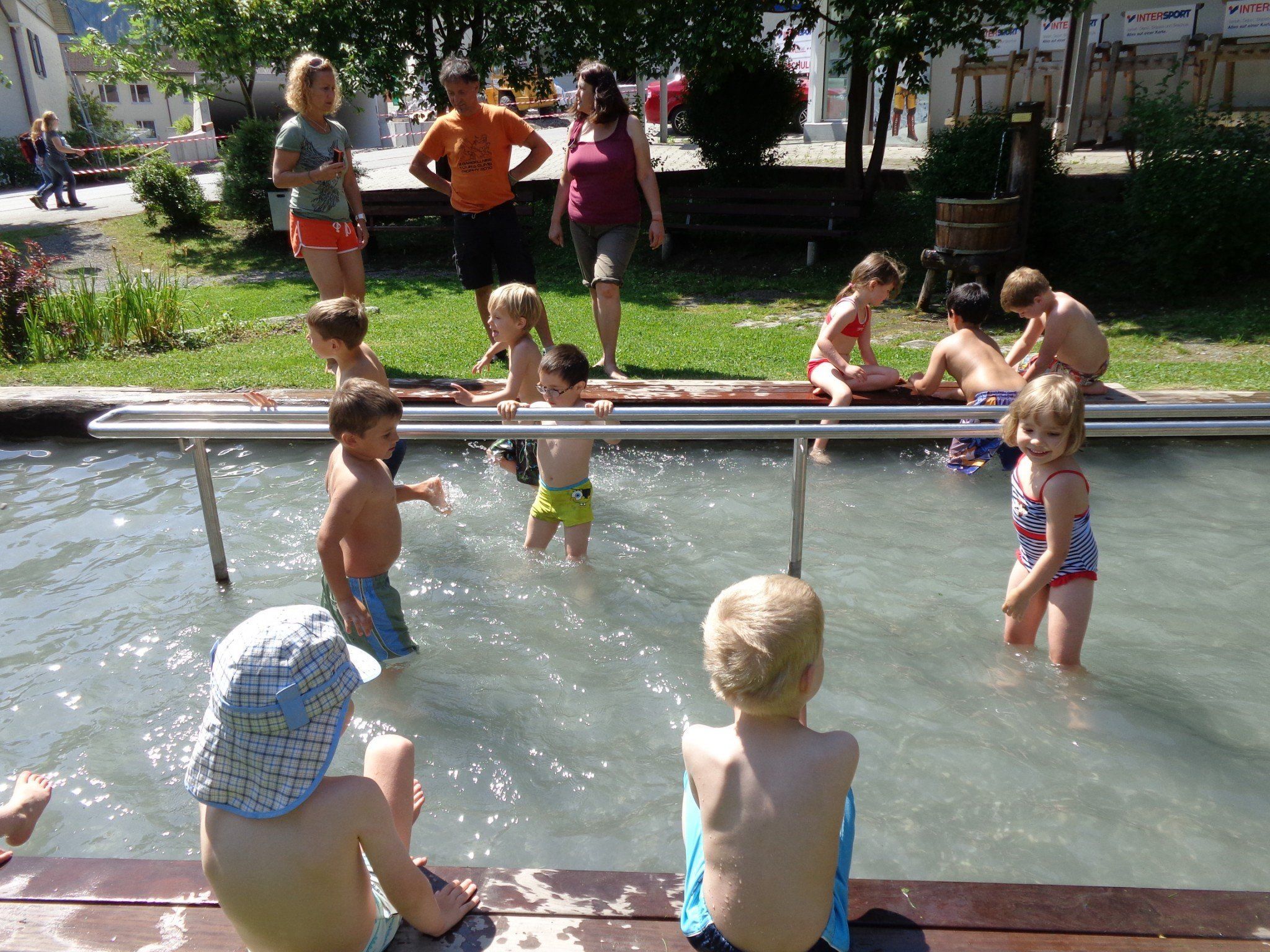 Der Kneipp-Kindergarten machte einen Ausflug zur Kneippanlage. Der Kneipp-Kindergarten machte einen Ausflug zur Kneippanlage.