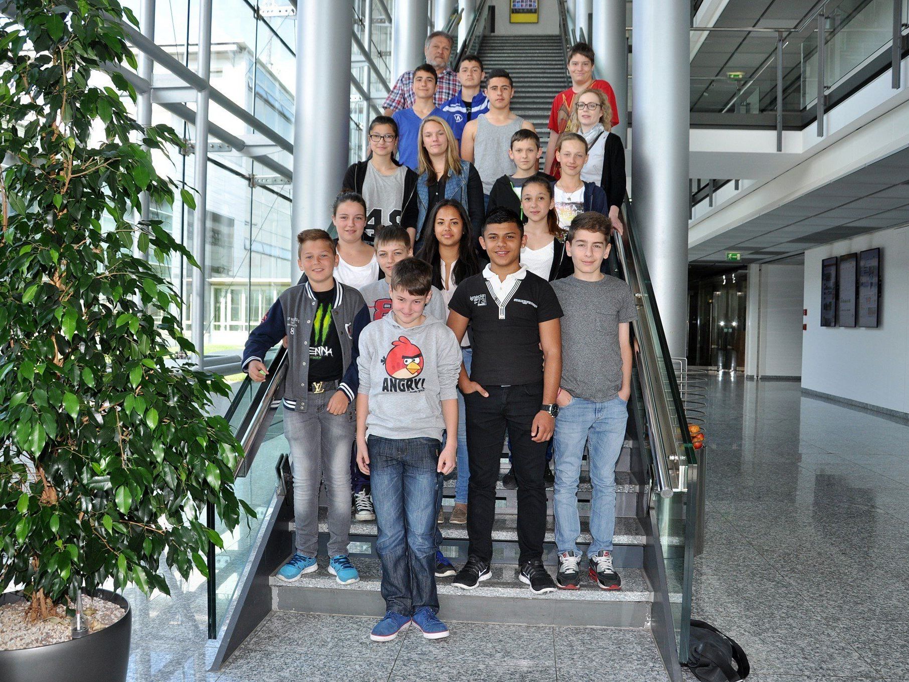 Die 3c Klasse der Mittelschule Markt bekam einen Einblick in die heimische Medienlandschaft. Die 3c Klasse der Mittelschule Markt bekam einen Einblick in die heimische Medienlandschaft.