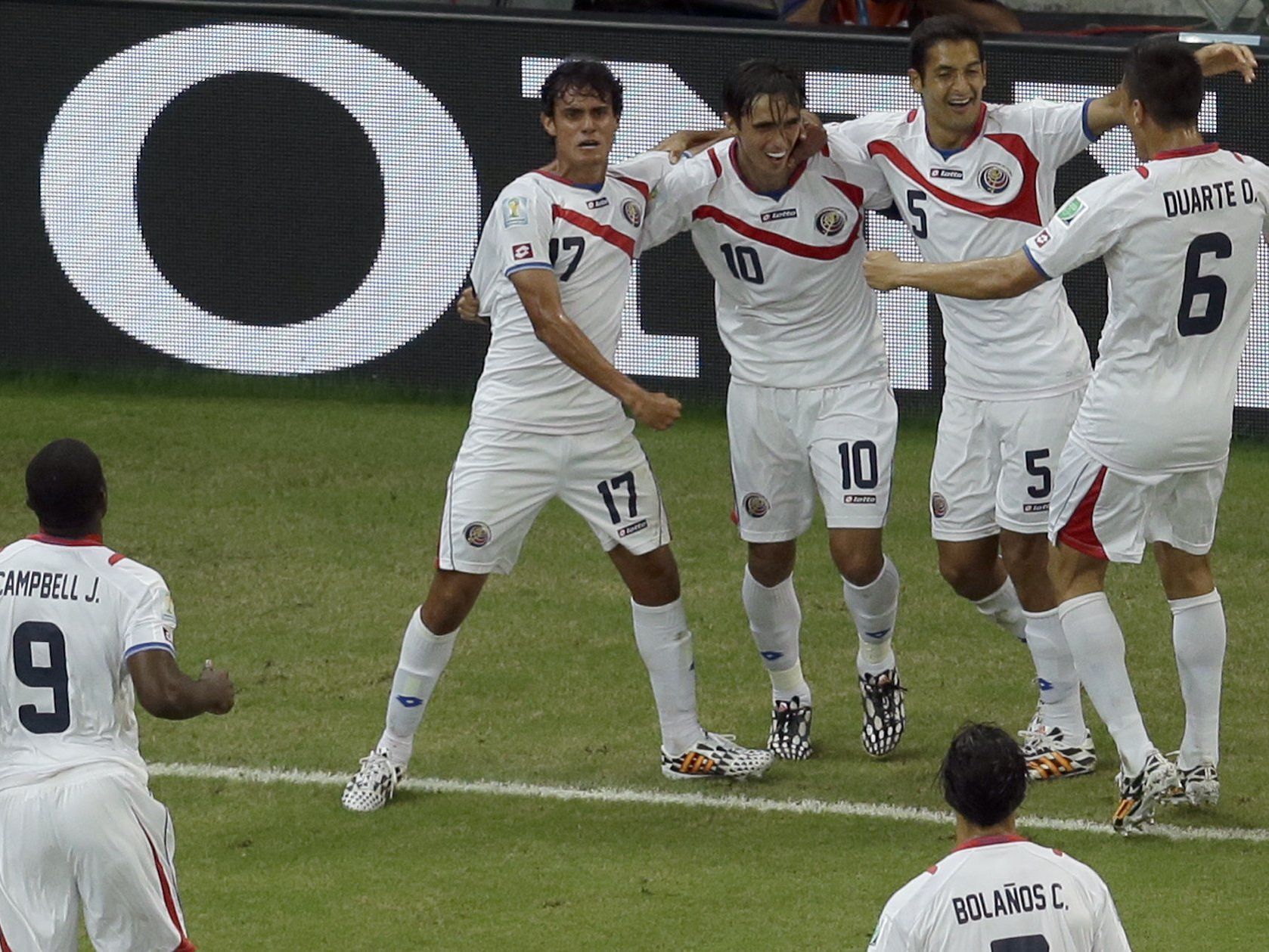 Costa Rica jubelt auch im Achtelfinale der WM weiter. Costa Rica jubelt auch im Achtelfinale der WM weiter.