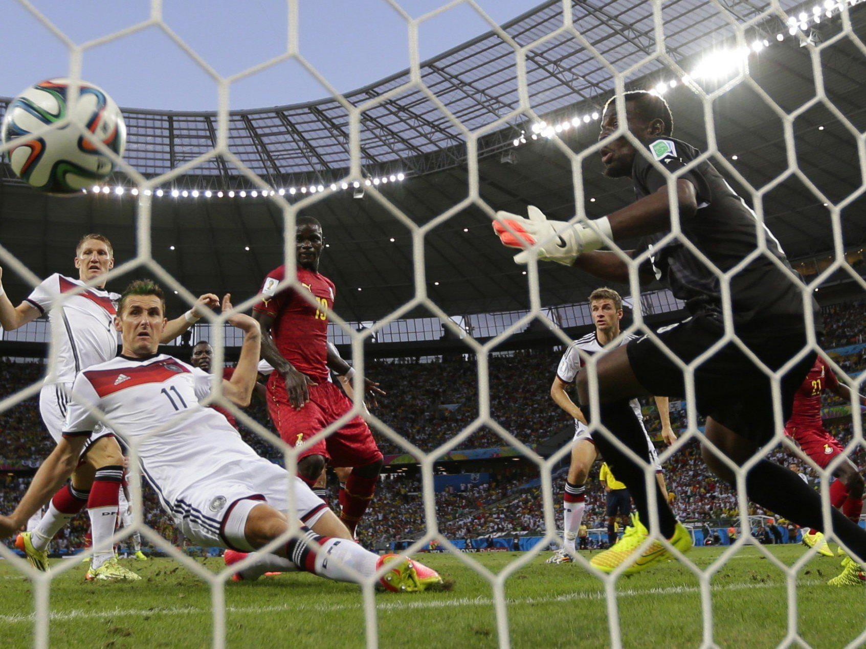 Klose schloss mit 15. WM-Treffer zu Ronaldo auf.