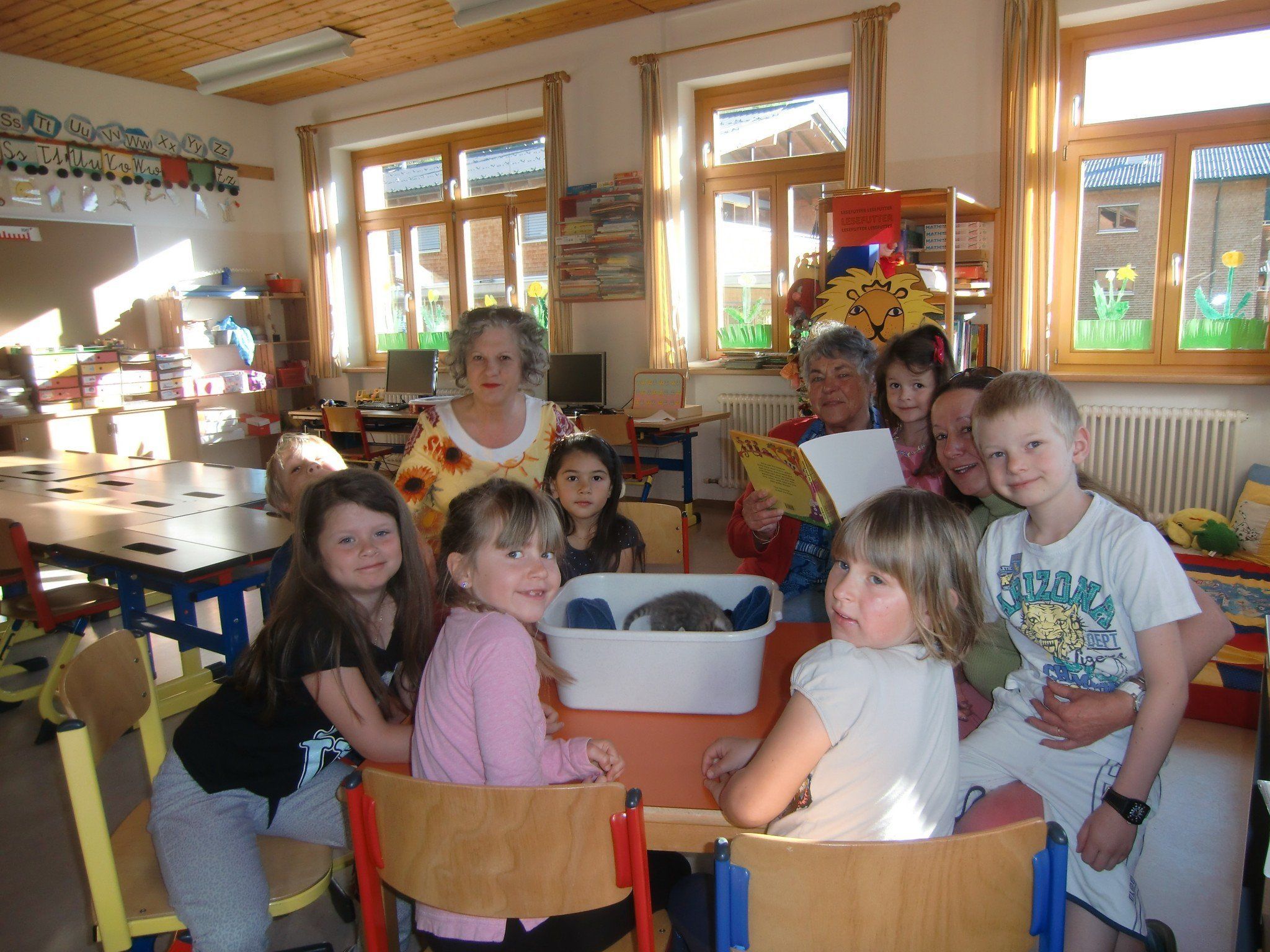 Lesen mit unseren Lese-Omas macht Spaß Lesen mit unseren Lese-Omas macht Spaß