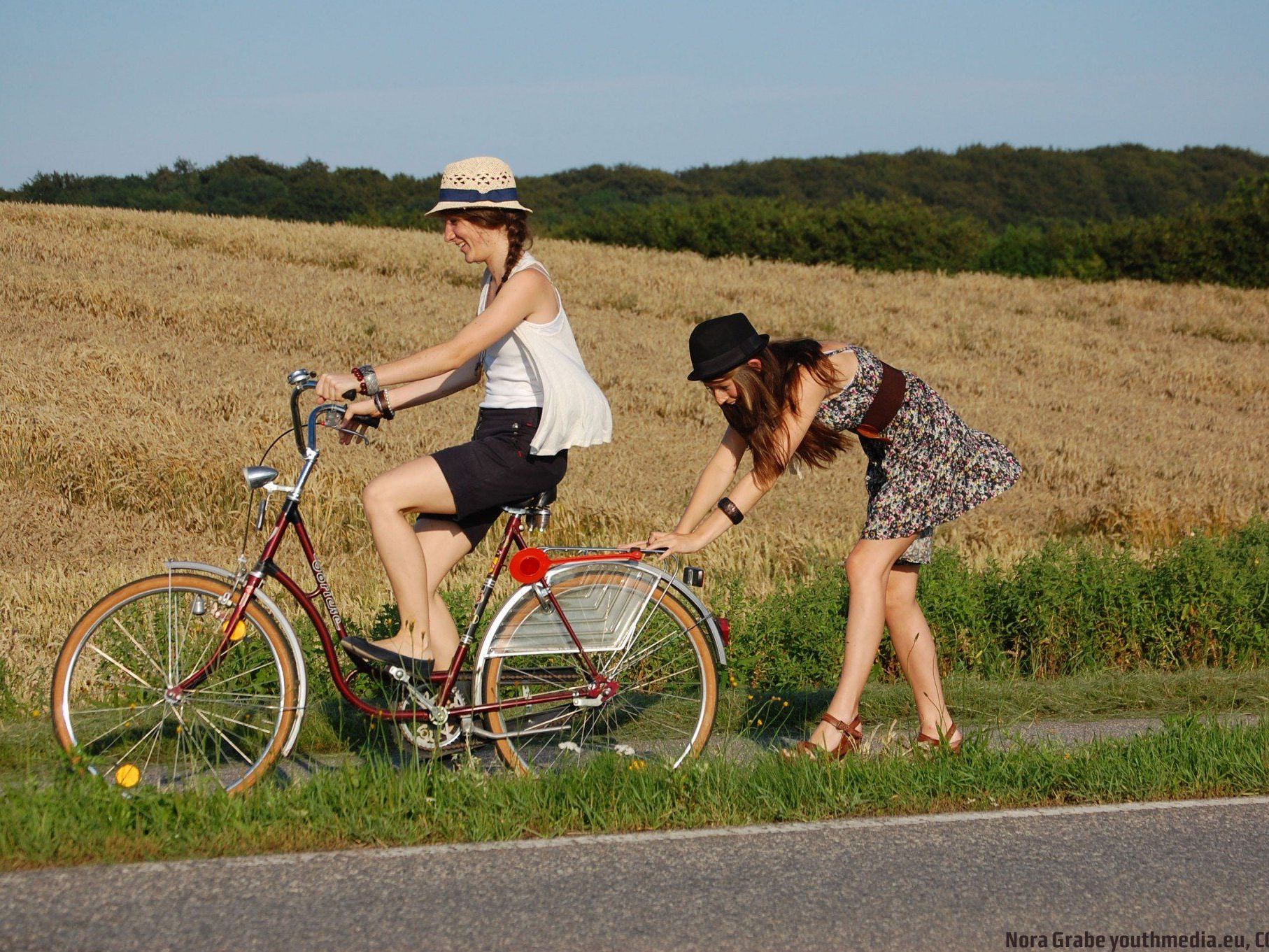 Mit ihren Fotos zum Thema „Fair Reisen" können Jugendliche ÖBB-Tickets gewinnen. Mit ihren Fotos zum Thema „Fair Reisen" können Jugendliche ÖBB-Tickets gewinnen.