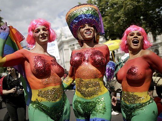 Teilnehmer der Regenbogenparade am Samstag in Wien Teilnehmer der Regenbogenparade am Samstag in Wien