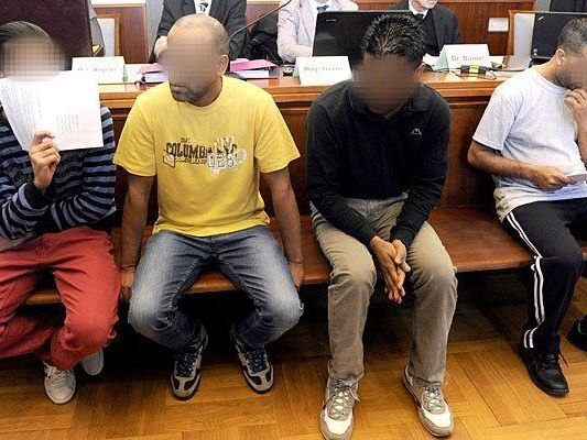 Beim Prozess in Wiener Neustadt Beim Prozess in Wiener Neustadt