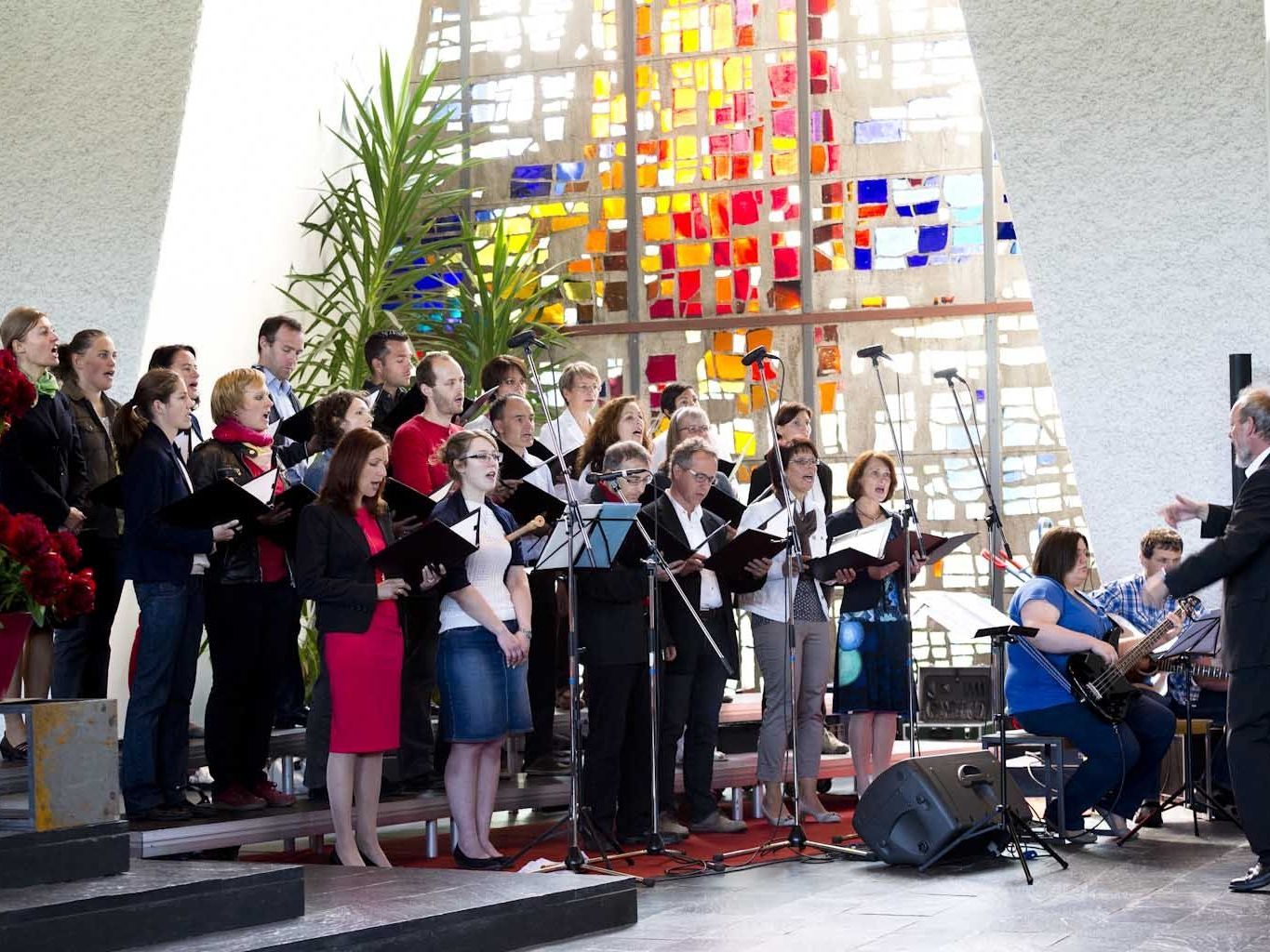 Chor Shalom begeistert jeweils bei kirchlichen Messen. Demnächst in Rankweil und Lingenau.