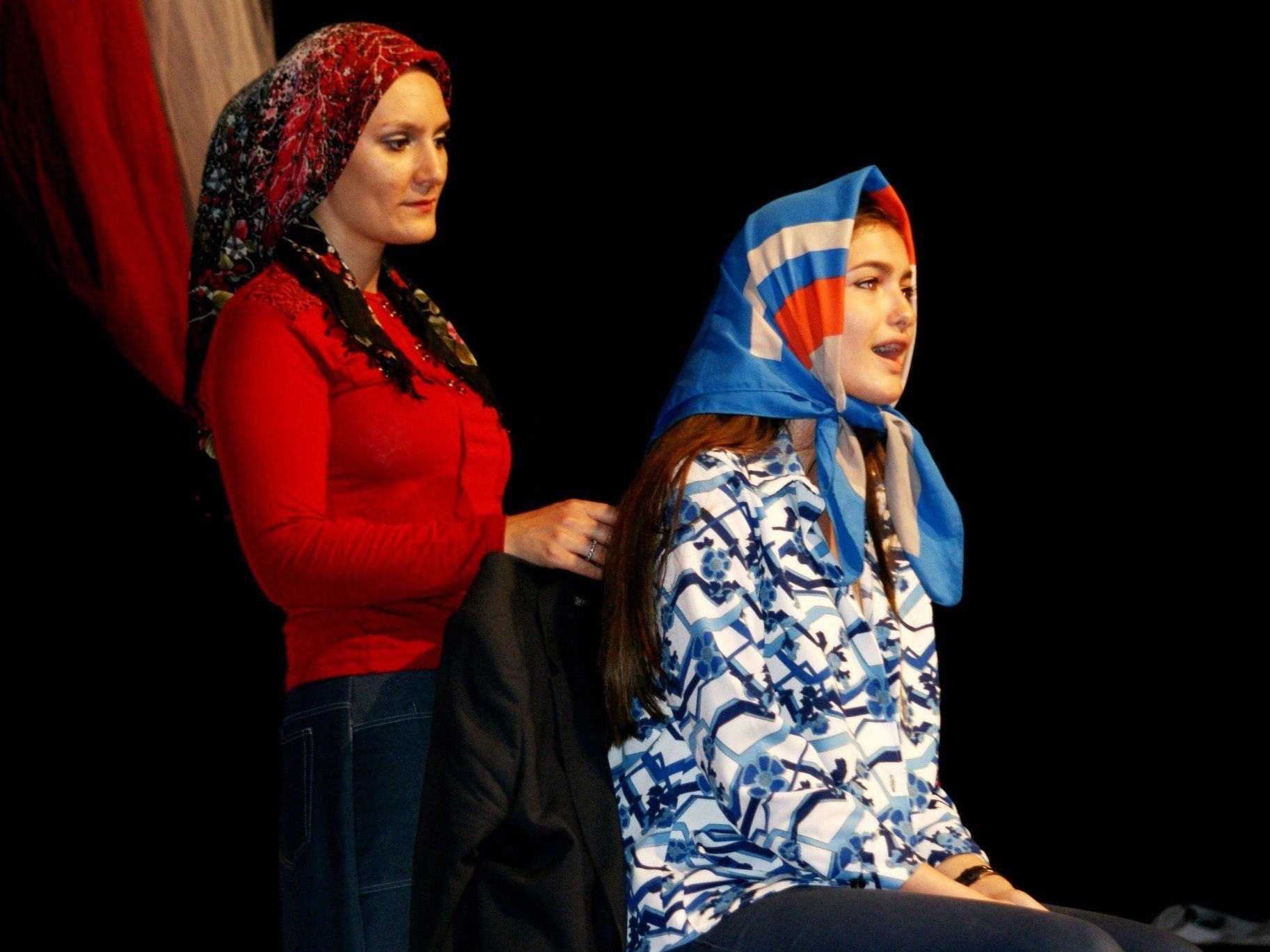 Gast oder Arbeiter, dargeboten vom interkulturellen Theaterverein Motif Gast oder Arbeiter, dargeboten vom interkulturellen Theaterverein Motif