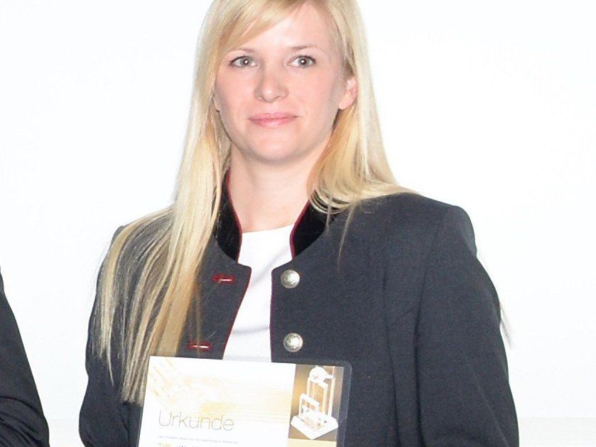 Sabine Sandrell (Grafik) holte in Wien die Preise für Montafon Tourismus ab. Sabine Sandrell (Grafik) holte in Wien die Preise für Montafon Tourismus ab.