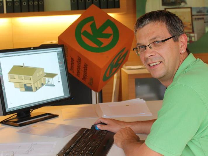 Drehbühnen-Erfinder Dietmar Beer freut sich über seinen „Export­erfolg“.