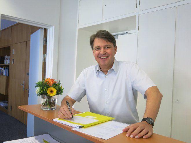 Lustenaus Bürgermeister Kurt Fischer ist nach einer Auszeit wieder im Amt.