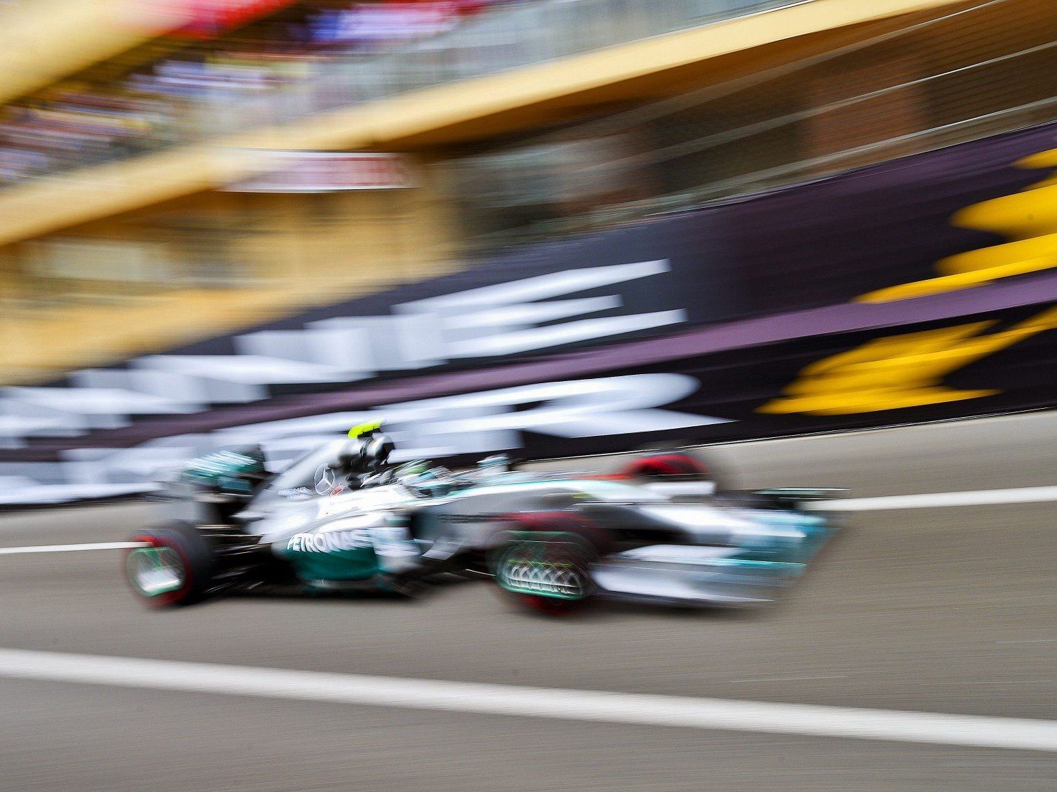Gewinnen solle man diesen Kampf aber am besten auf der Straße, verwies auch Klien auf die großen Ego-Duelle in der Formel 1 Gewinnen solle man diesen Kampf aber am besten auf der Straße, verwies auch Klien auf die großen Ego-Duelle in der Formel 1