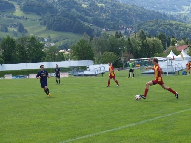 31 Teams kämpfen um den Sieg beim Ortsvereineturnier zu Pfingen 31 Teams kämpfen um den Sieg beim Ortsvereineturnier zu Pfingen