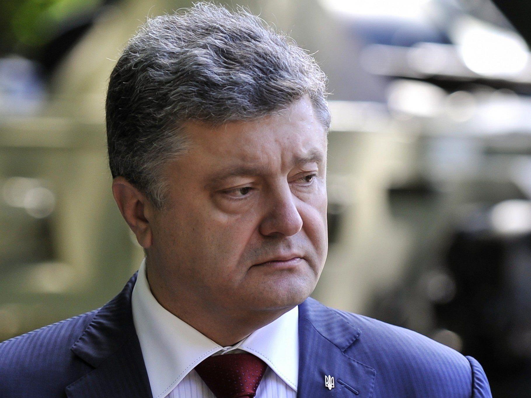 Der ukrainische Präsident Petro Poroschenko hat die Waffenruhe um drei Tage verlängert.