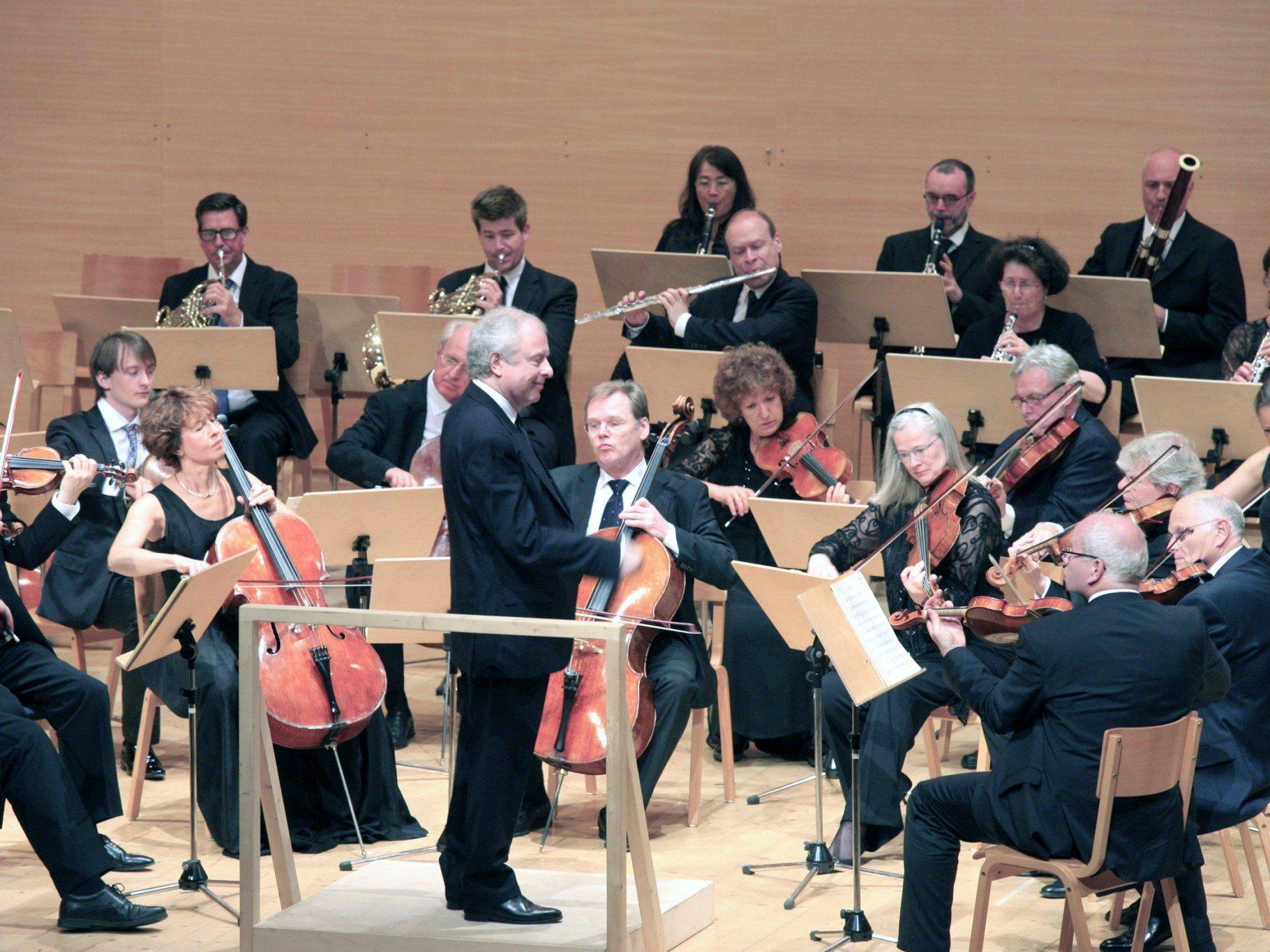 Maestro András Schiff und seine erstmals bei der Schubertiade musizierende „Cappella Andrea Barca“.