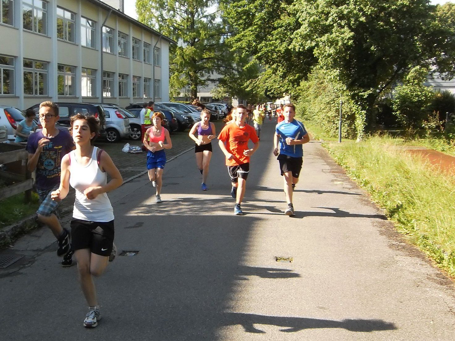 Schwitzen und laufen für den guten Zweck: die Schüler der MS Rankweil-West waren dabei! Schwitzen und laufen für den guten Zweck: die Schüler der MS Rankweil-West waren dabei!