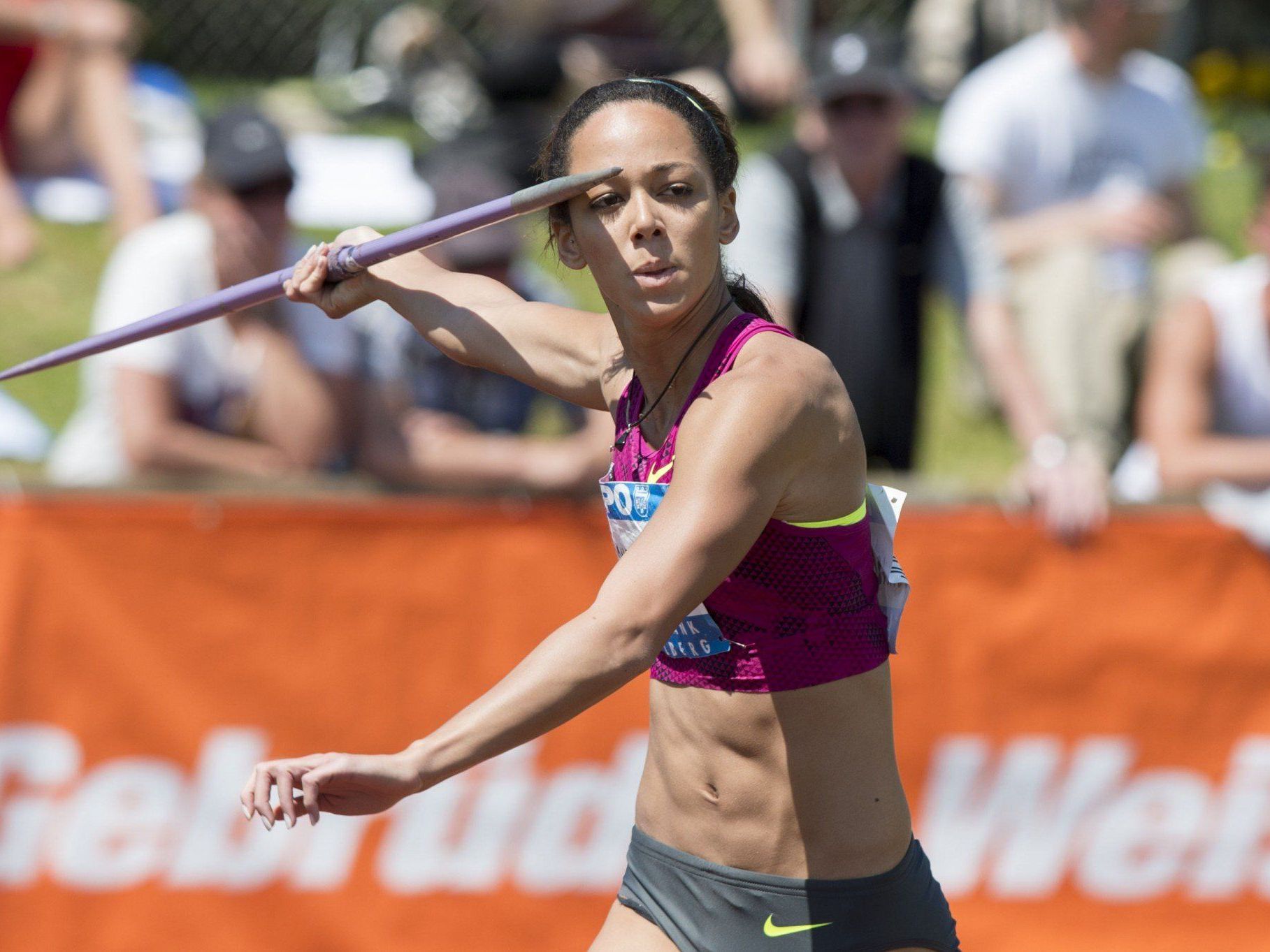 Katarina Johnson-Thompson gewann überlegen vor Titelverteidigerin Brianne Theisen-Eaton. Katarina Johnson-Thompson gewann überlegen vor Titelverteidigerin Brianne Theisen-Eaton.