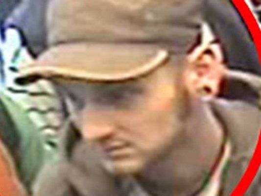 Die Polizei sucht nach diesem Mann. Die Polizei sucht nach diesem Mann.