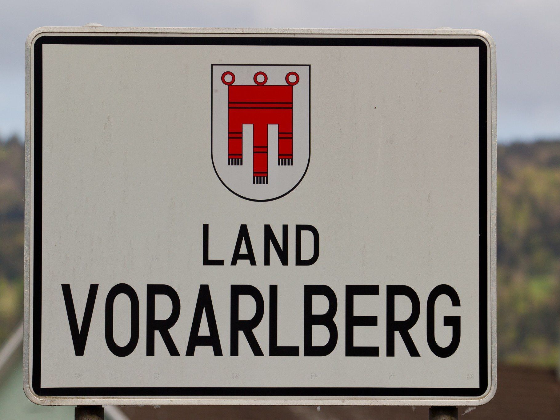 Wirtschaftsstandort Vorarlberg: Scharfe Konkurrenz über dem Rhein. Wirtschaftsstandort Vorarlberg: Scharfe Konkurrenz über dem Rhein.