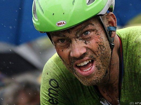Lars Boom im Ziel von harter Etappe gezeichnet Lars Boom im Ziel von harter Etappe gezeichnet