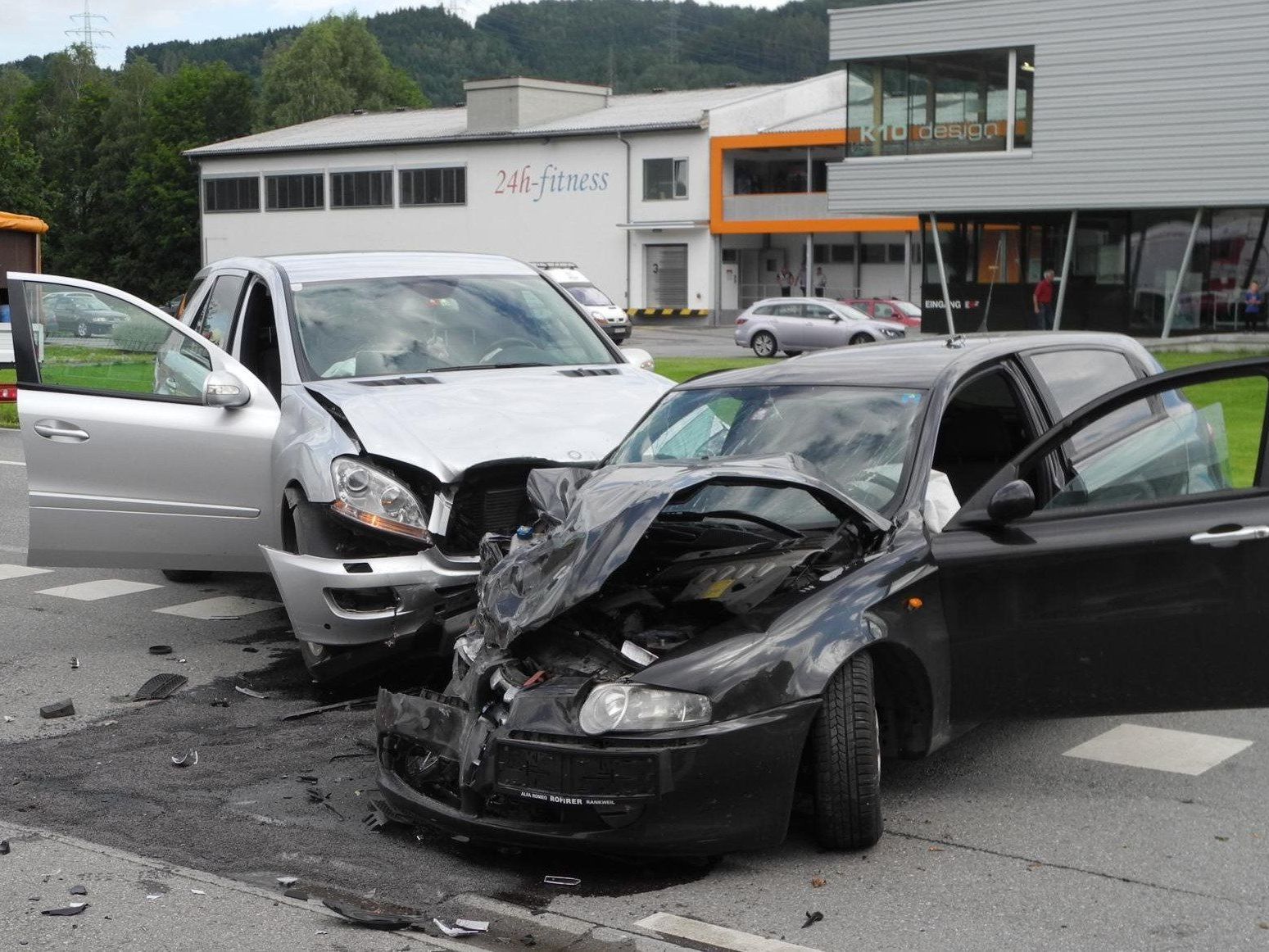 Unfall forderte Verletzte. Unfall forderte Verletzte.