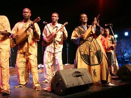 Zahlreiche Bands treten bei den Afrika Tagen auf der Donauinsel auf. Zahlreiche Bands treten bei den Afrika Tagen auf der Donauinsel auf.