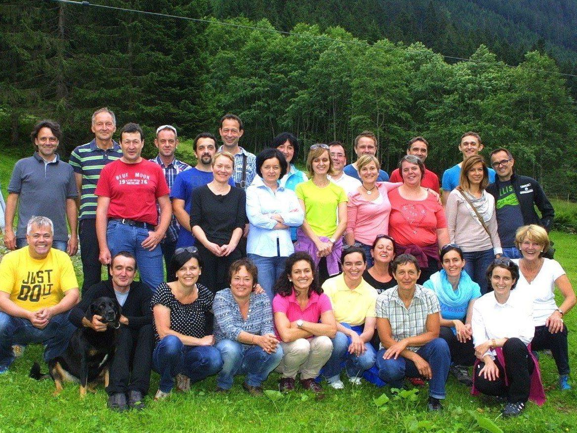 30 Cousinen und Vetter aus der Zudrell-Verwandtschaft trafen sich im Fellimännli. 30 Cousinen und Vetter aus der Zudrell-Verwandtschaft trafen sich im Fellimännli.