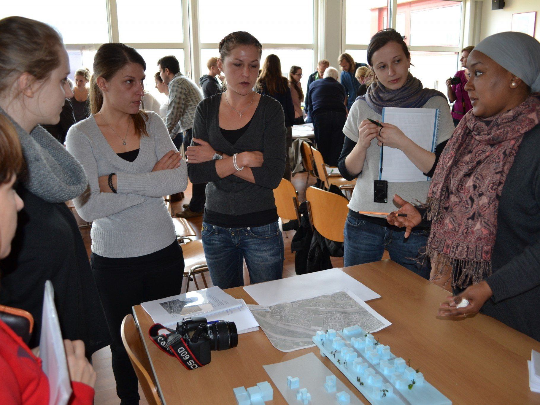 Schon die erste Projektpräsentation im März stieß auf großes Interesse. Schon die erste Projektpräsentation im März stieß auf großes Interesse.