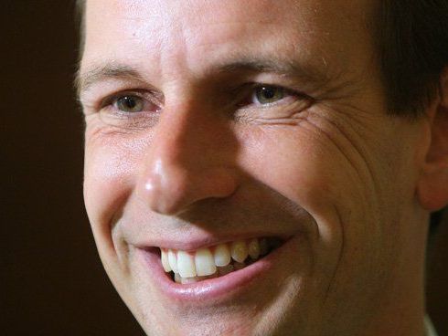 Der Schlager soll die Absicht der FPÖ unterstreichen, einen positiven Wahlkampf zu führen, betonte Dieter Egger. Der Schlager soll die Absicht der FPÖ unterstreichen, einen positiven Wahlkampf zu führen, betonte Dieter Egger.