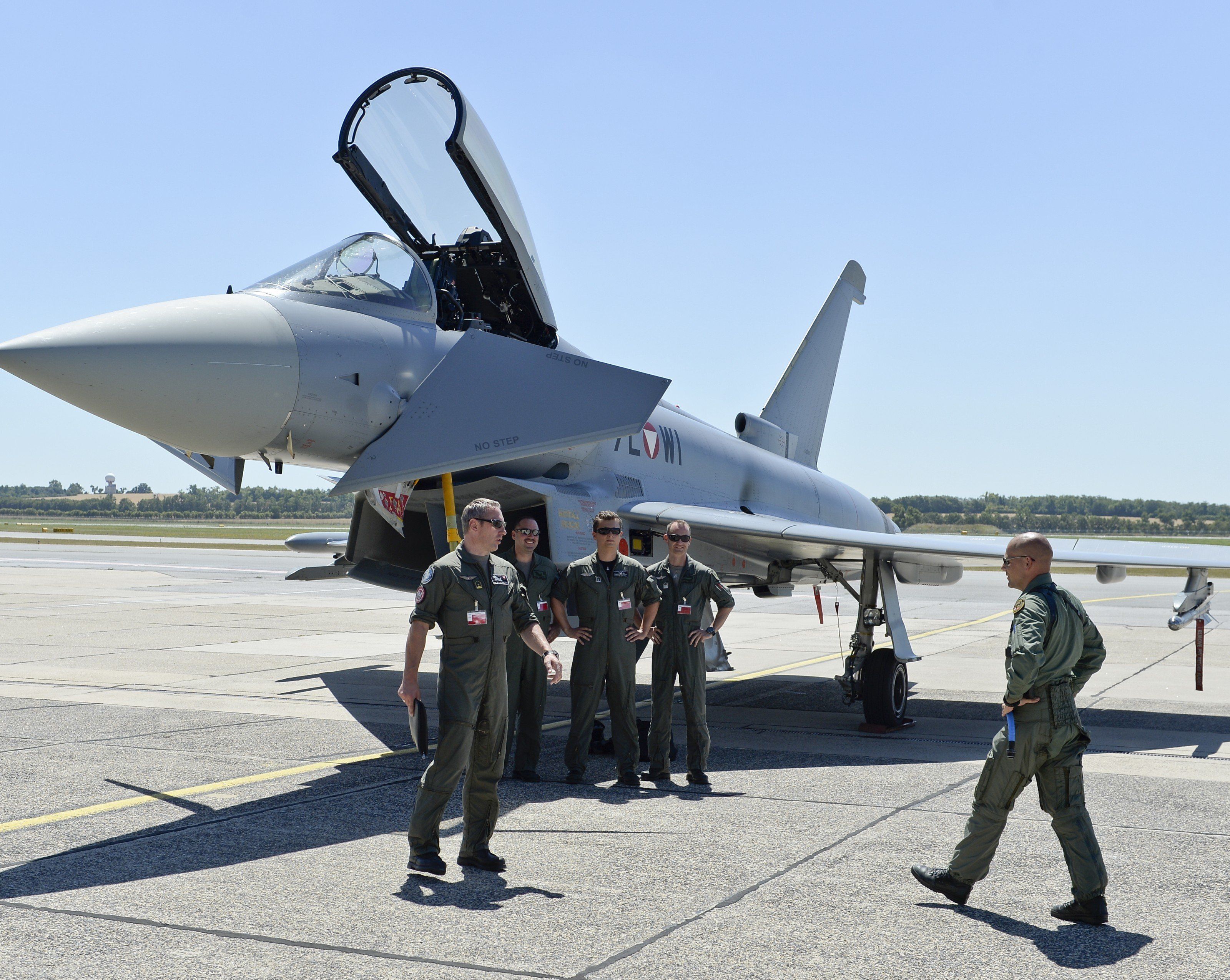 Laut Offiziersgesellschaft des Bundesheeres sei der Betrieb der Eurofighter in Frage gestellt. Laut Offiziersgesellschaft des Bundesheeres sei der Betrieb der Eurofighter in Frage gestellt.