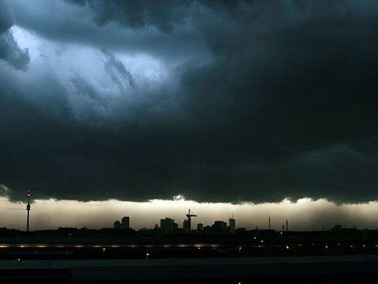 Gewitter drohen in Wien und über dem Neusiedler See Gewitter drohen in Wien und über dem Neusiedler See