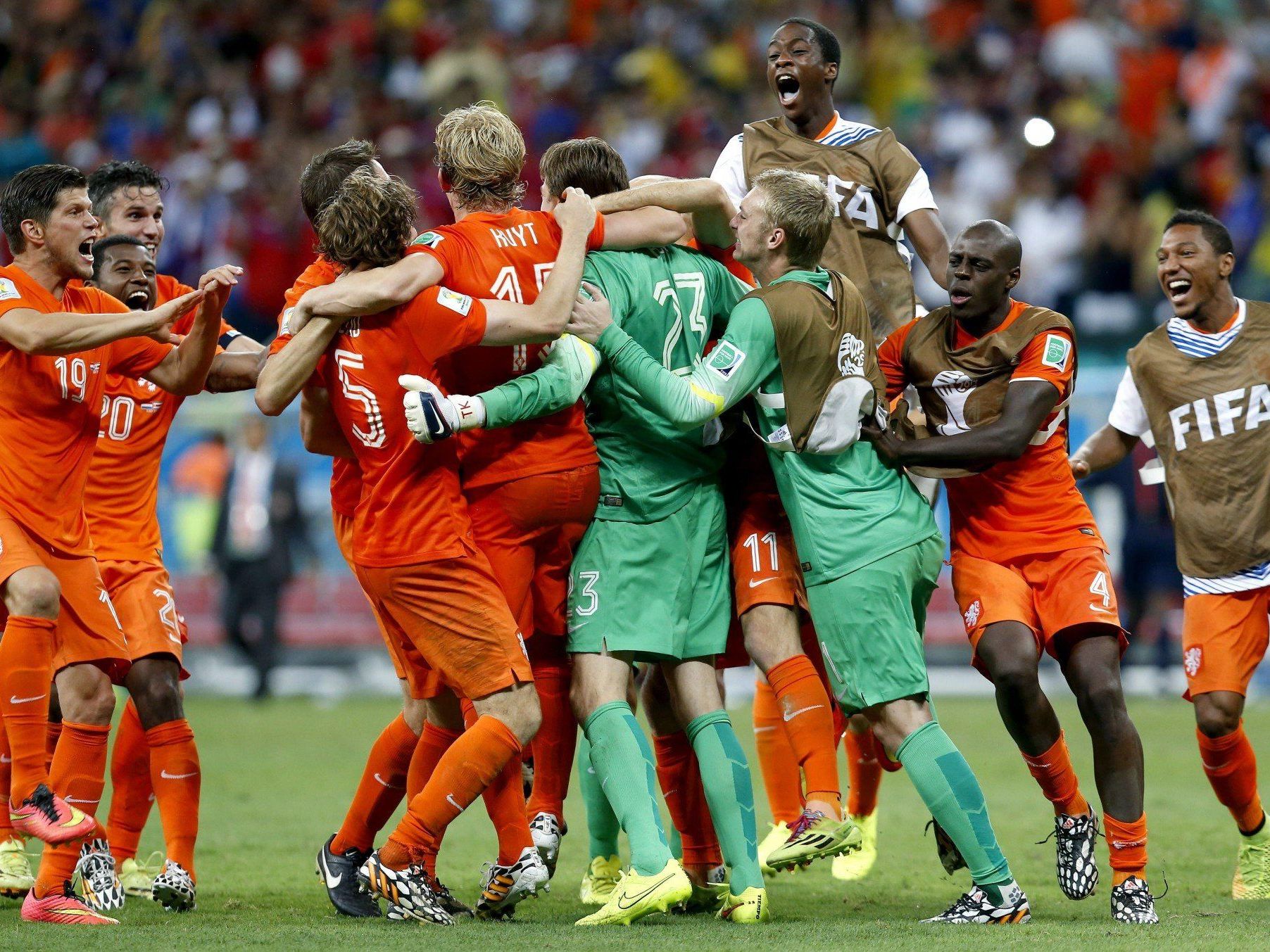 Wir berichten am Mittwoch ab 22 Uhr live vom WM-Halbfinale Niederlande gegen Argentinien im Ticker. Wir berichten am Mittwoch ab 22 Uhr live vom WM-Halbfinale Niederlande gegen Argentinien im Ticker.