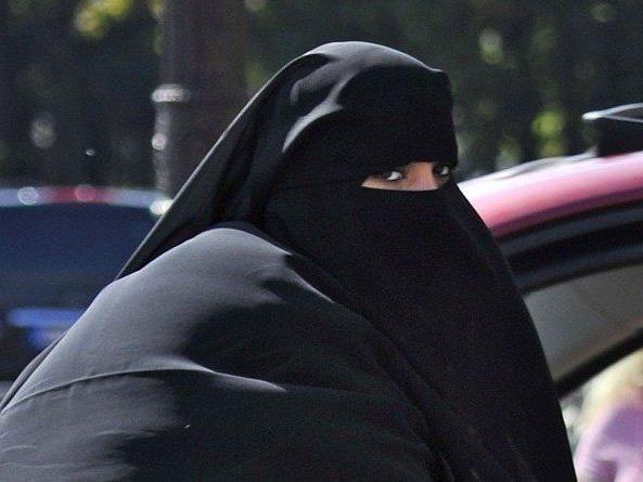 Das Menschenrechts-Gericht bestätigte nun das Burka-Gesetz in Frankreich.