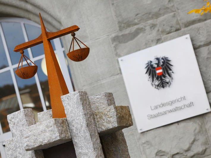 Missbrauchs-Prozess am Landesgericht Feldkirch: Haft und Teilschmerzensgeld.