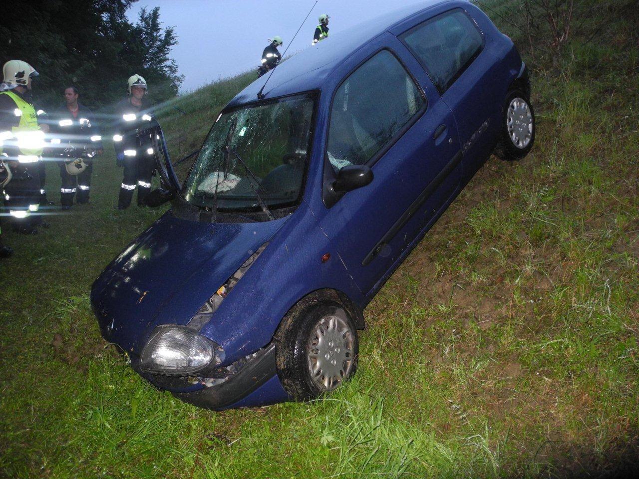 Alkoholisierter Pkw-Lenker verursachte in Batschuns schweren Verkehrsunfall.